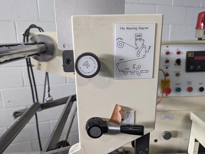 Used Shingda SD-920HE Horizontal Flow Wrapper