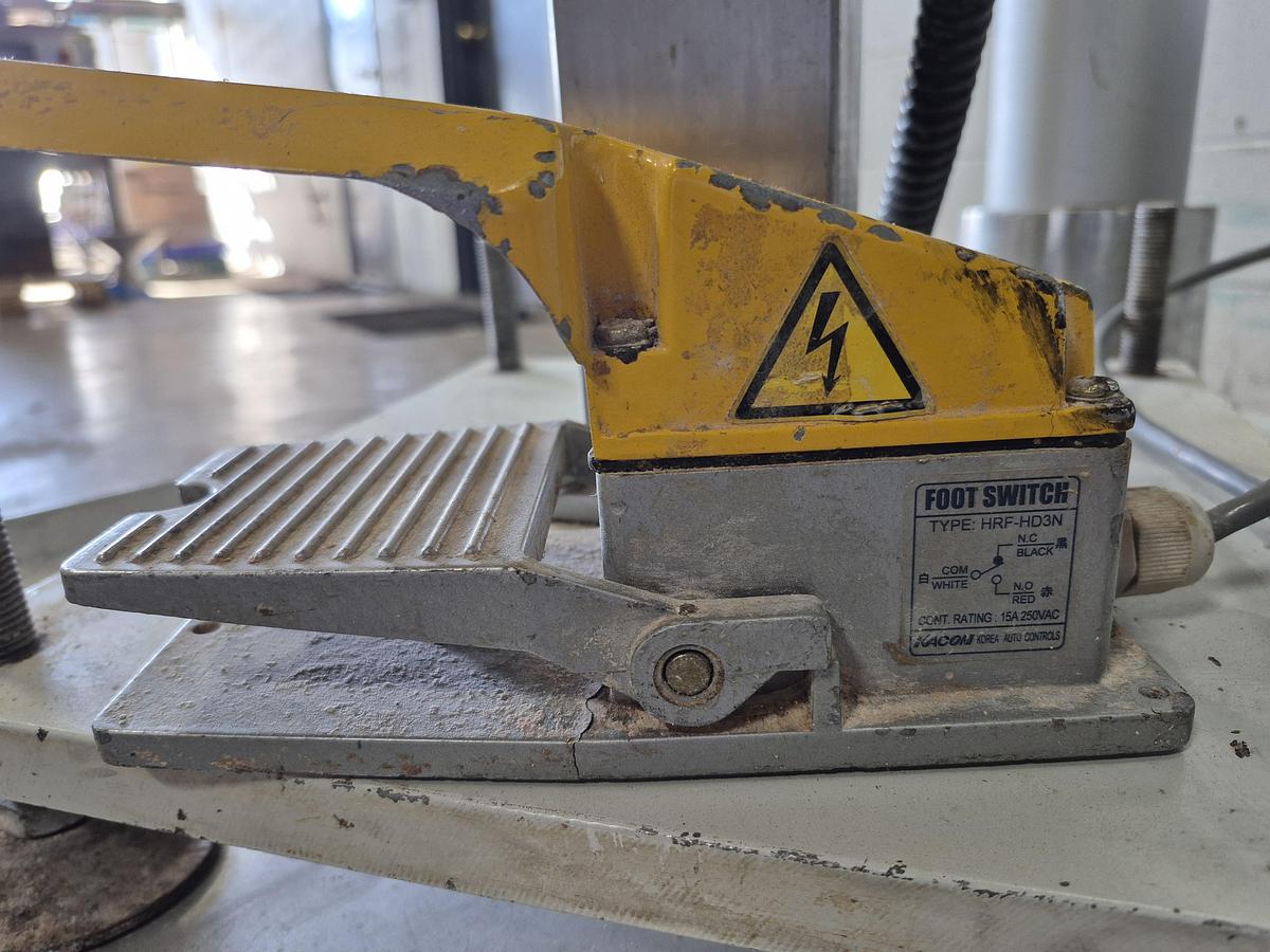 Used Hansaem HA-980 DW Powder Filler