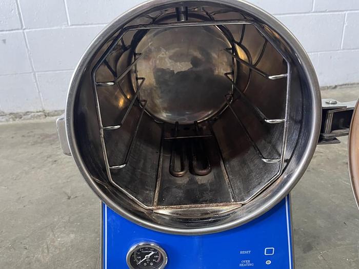 Used TM-T24J Table Top 24L Autoclave