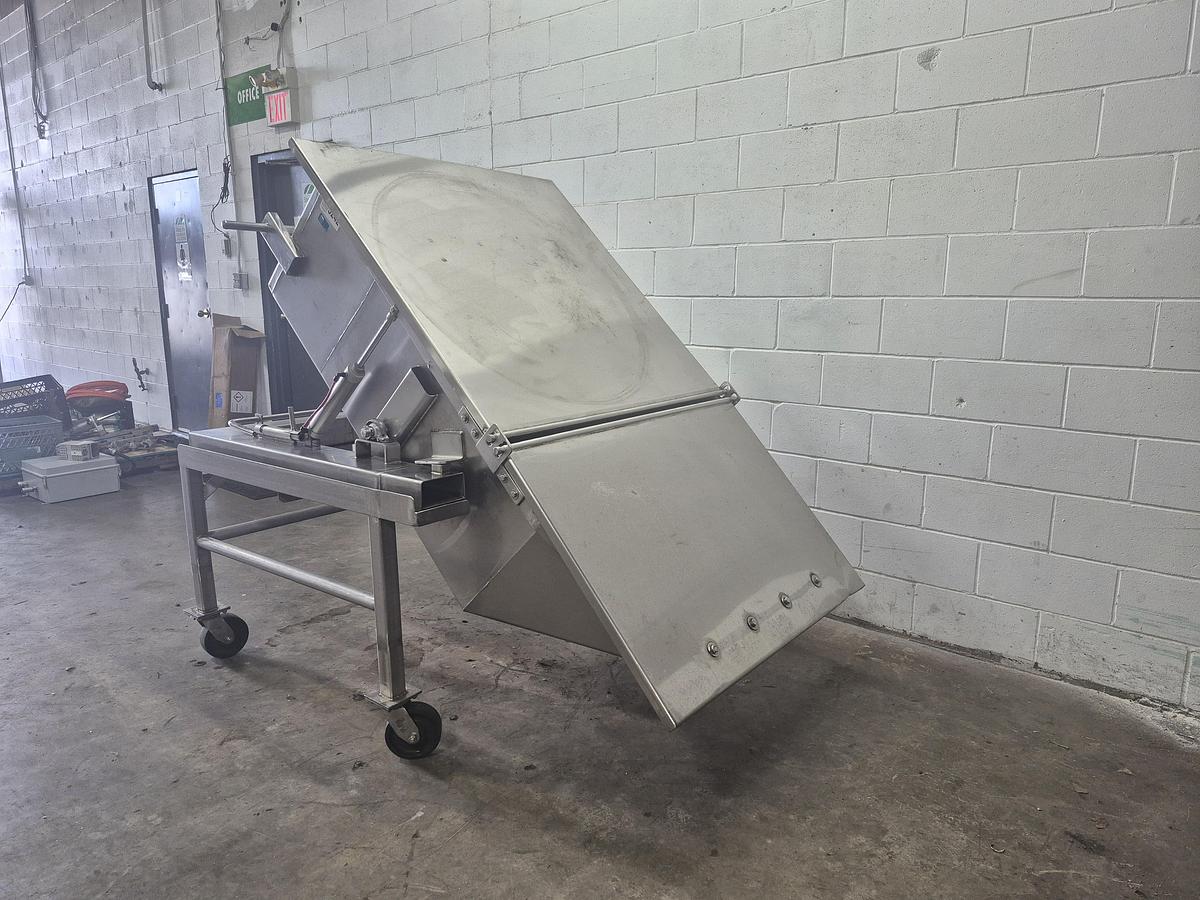 Used Self-Dumping 200 Gallon Hopper