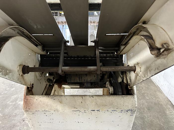 Used Oliver Gravity Feed Bread Slicer 797-48