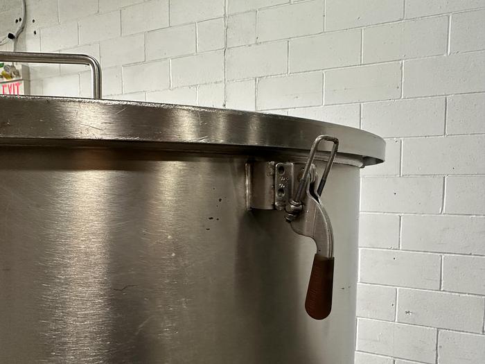 Used 180 Gallon SS Tank with Lid