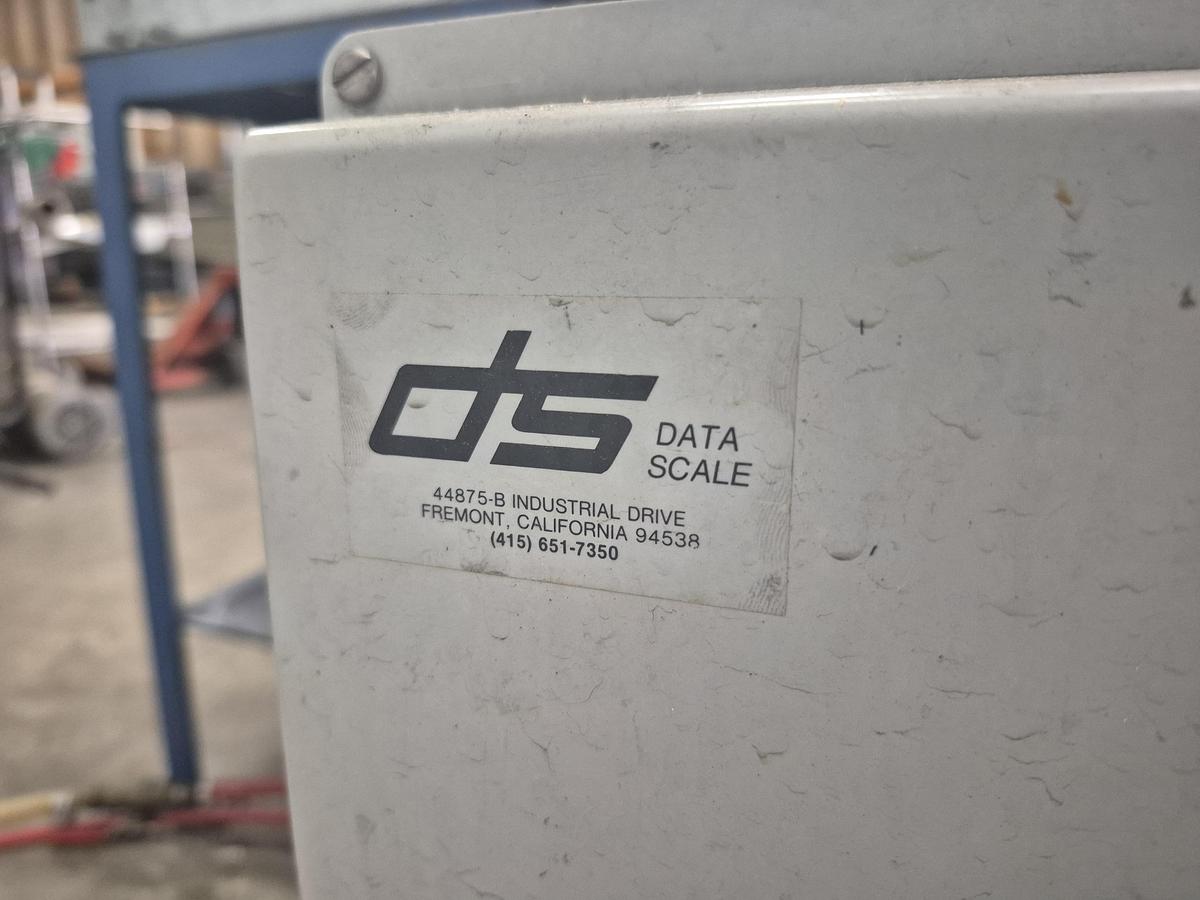 Used Pneumatic Pail Filler 