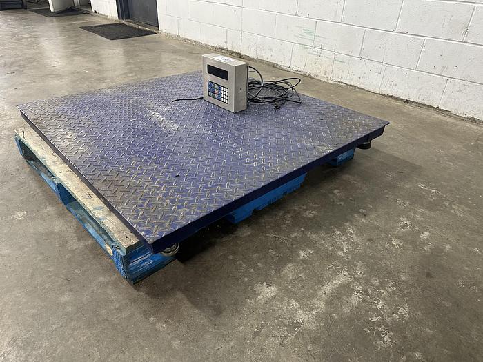 Used 5000 lbs. Floor Scale