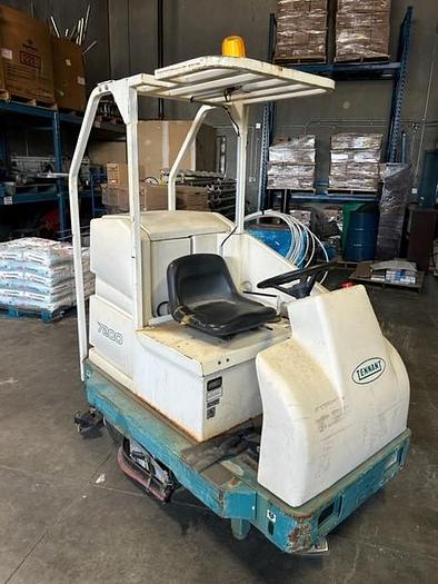 Used Tennant 7200 Riding Floor Scrubber