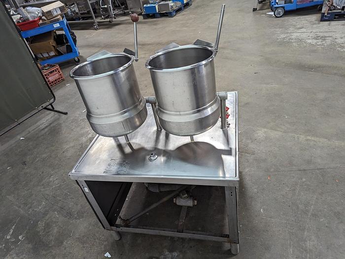Used Market Forge Twin 6 Gallon Kettles