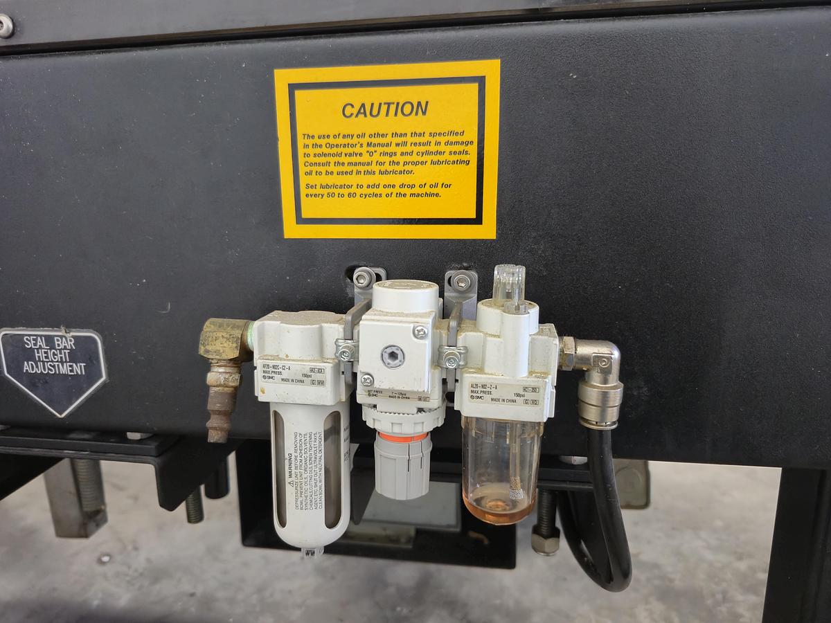 Used API VERSATech LB 22/32 L-Bar Sealer