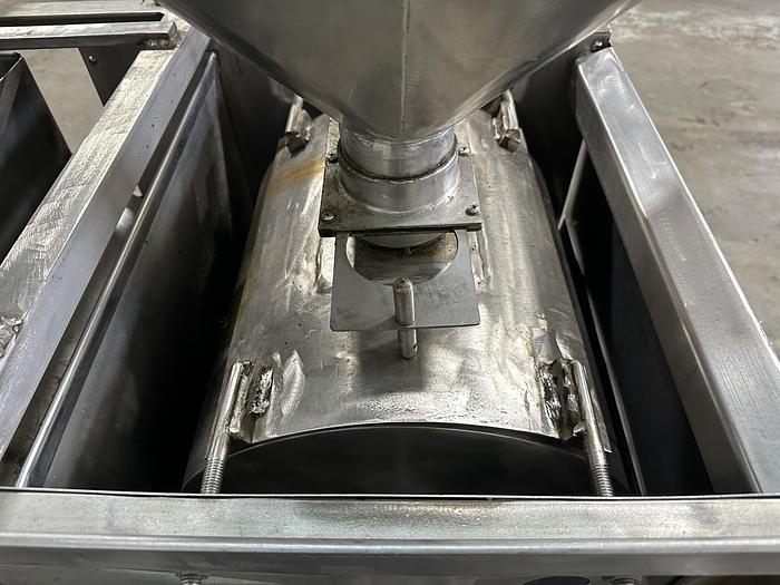 Used ABM McLauchlan 900 SS Berry Slicer