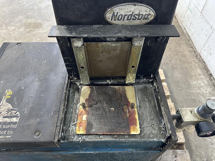 Used Nordson Series 3100V Hot Glue Dispenser
