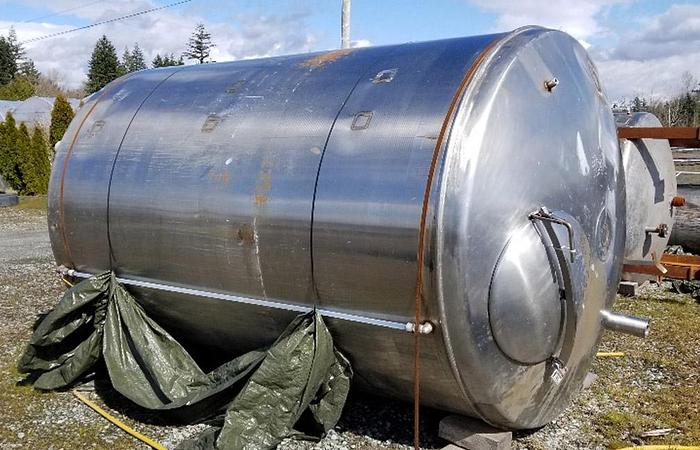 Used 1500 Gallon SS Tank