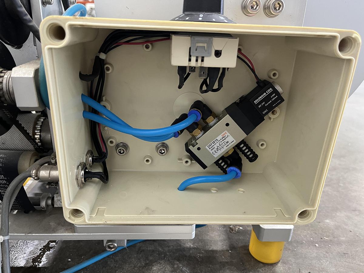 Used Tabletop Bottle Labeller