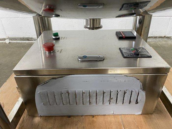 Used 100 Gallon Dish-Bottom Tank