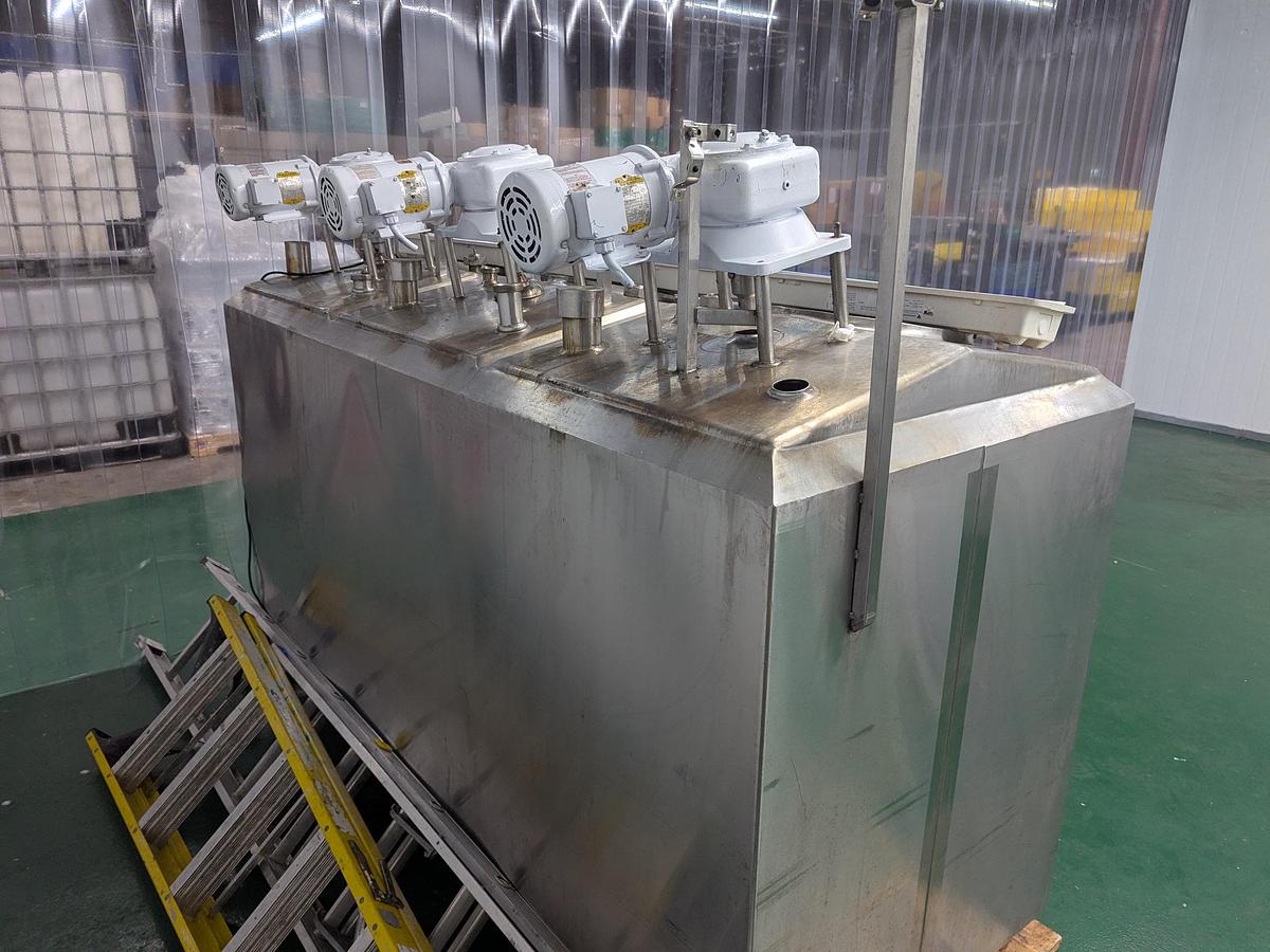 Used Insulated 3 Compartment Holding Tank with Agitation