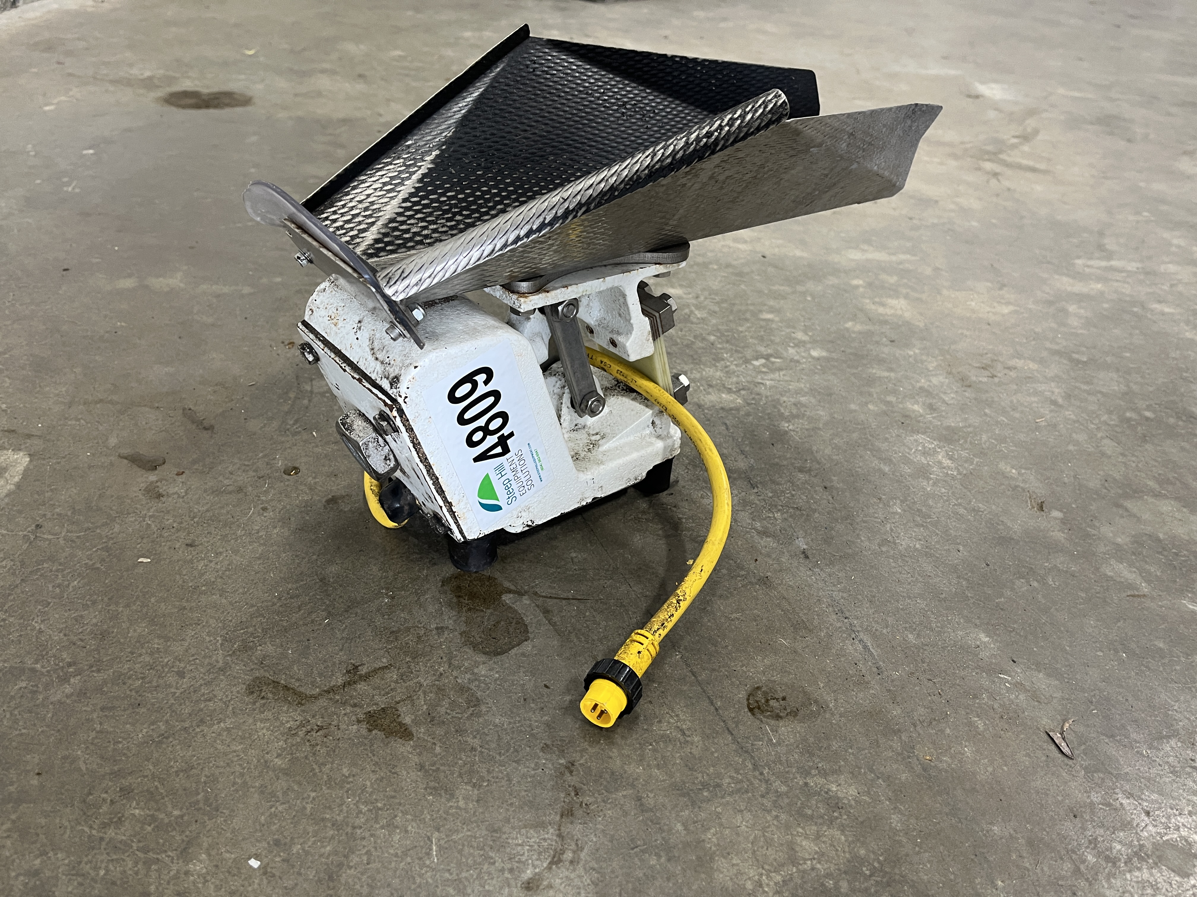 Used Eriez KHS-5 Vibratory Feeder