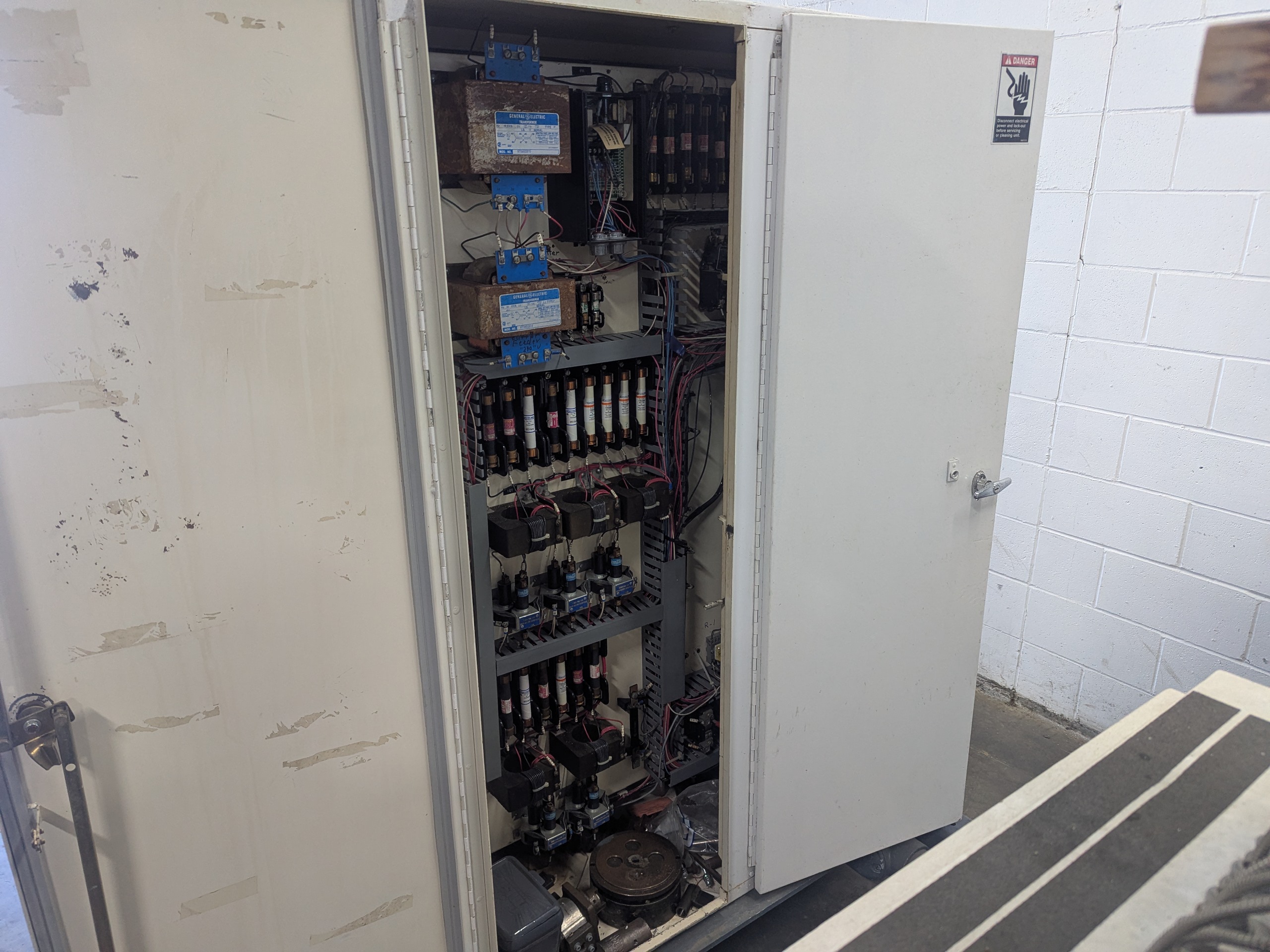 Used Baker Twin Screw Extruder