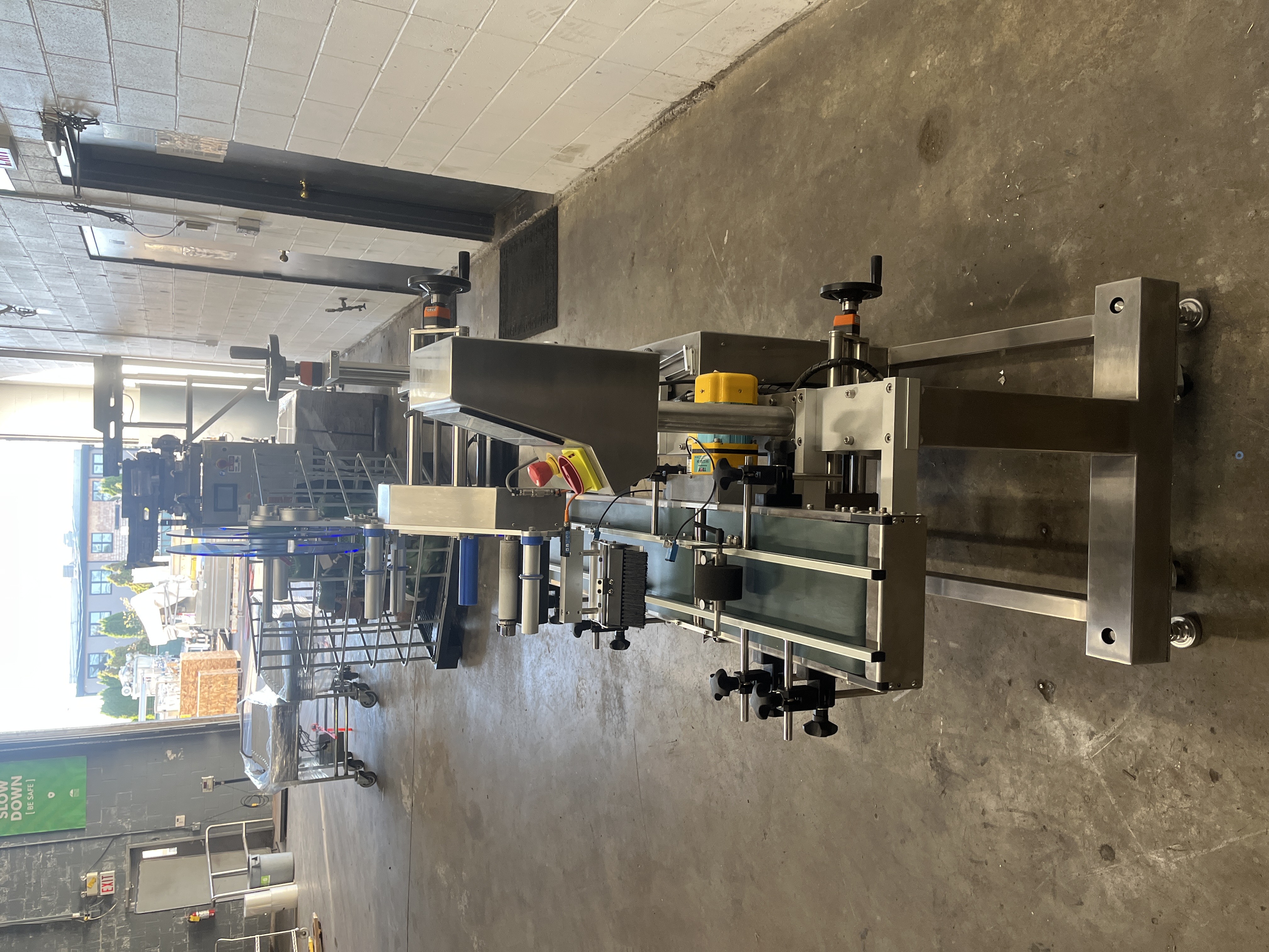 Used Label-on Basic 300 Labeling System