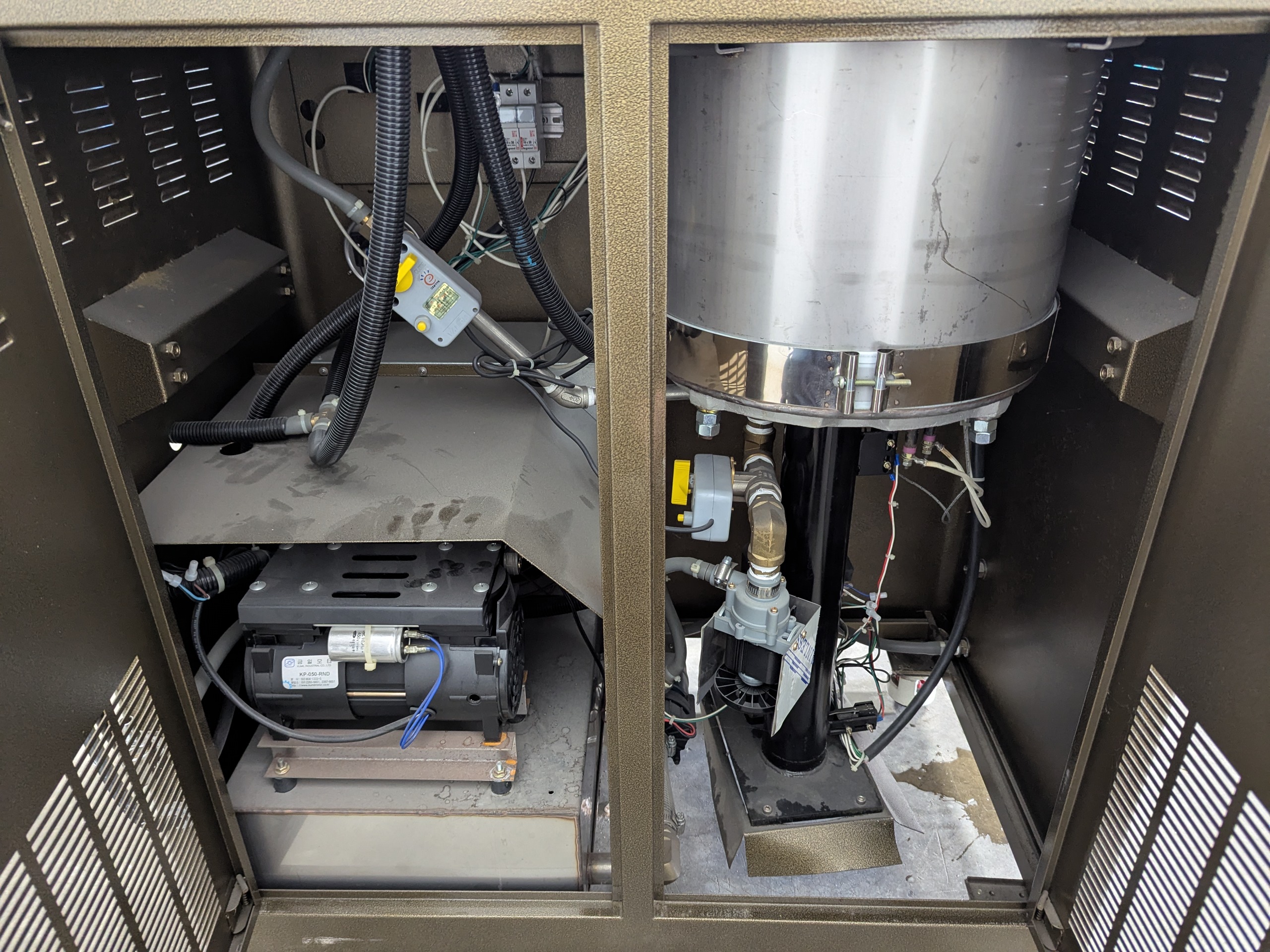 Used Cosmos 660 Vacuum Extractor