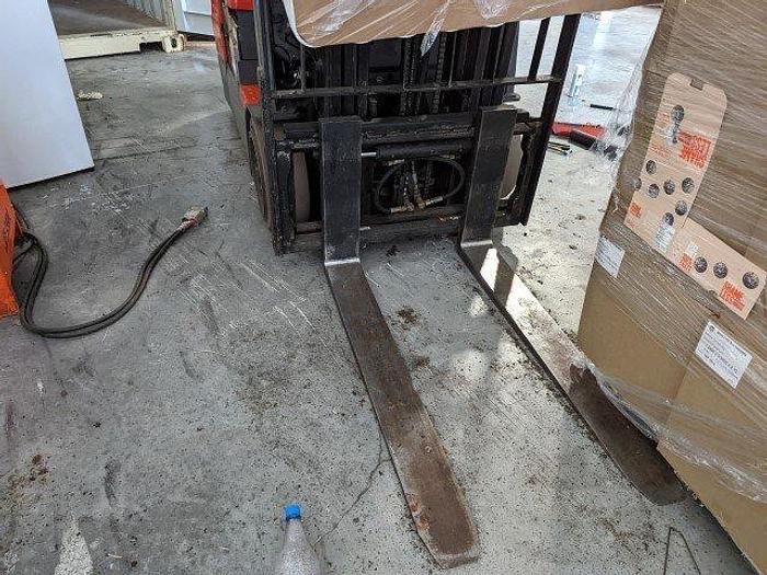 Used Toyota 7BEU20 Electric Forklift