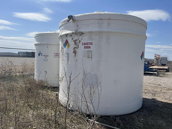 Used 5000 Gallon Fiberglass Tank