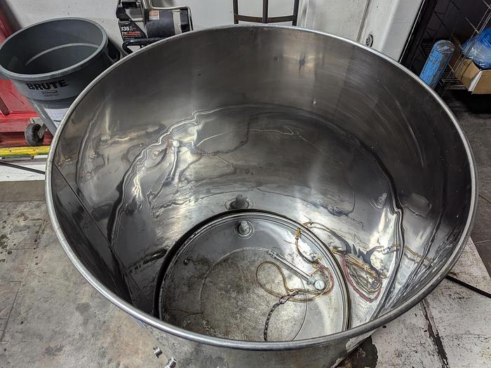 Used Marchisio 1000L Stainless Flat Bottom Wine Tank