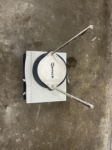 Used RETSCH AS 200 Basic Sieve Shaker