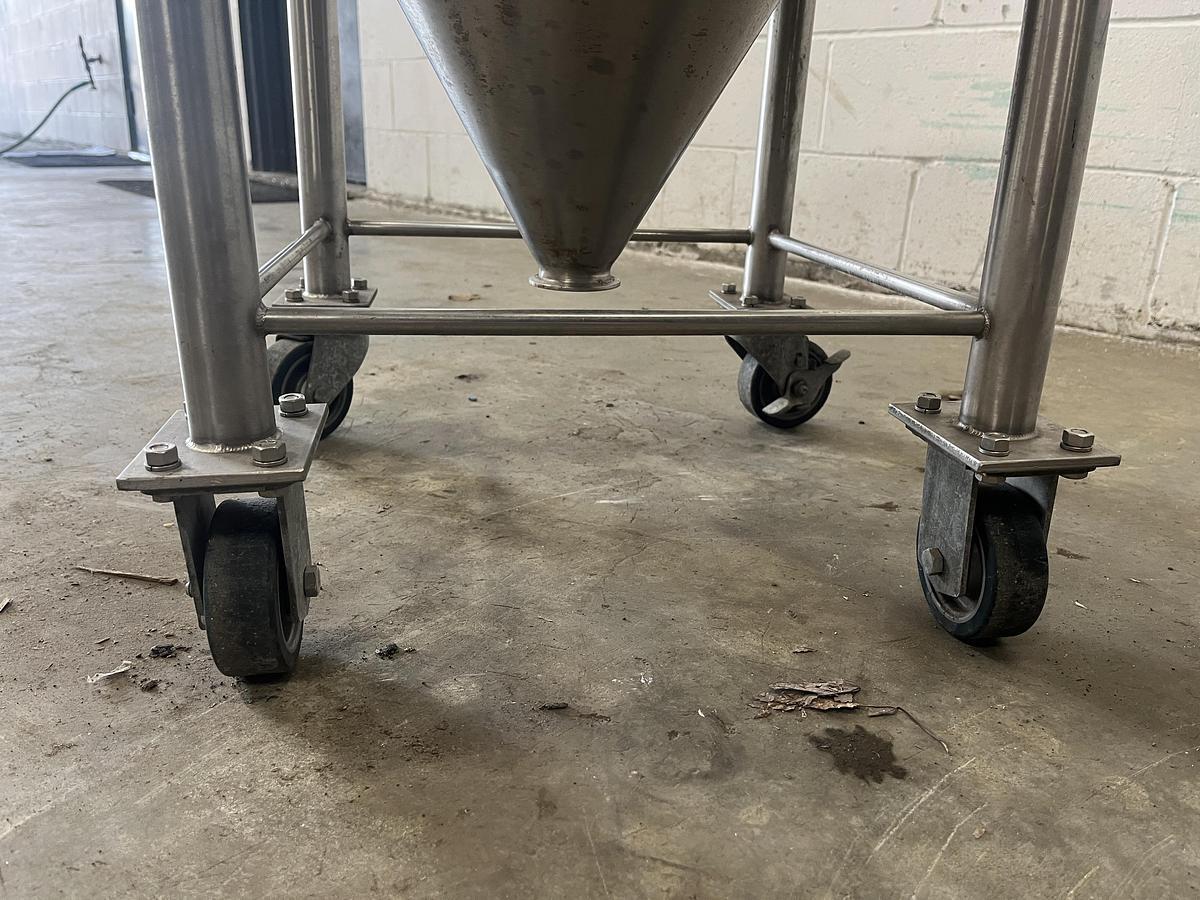 Used Rolling SS Hopper