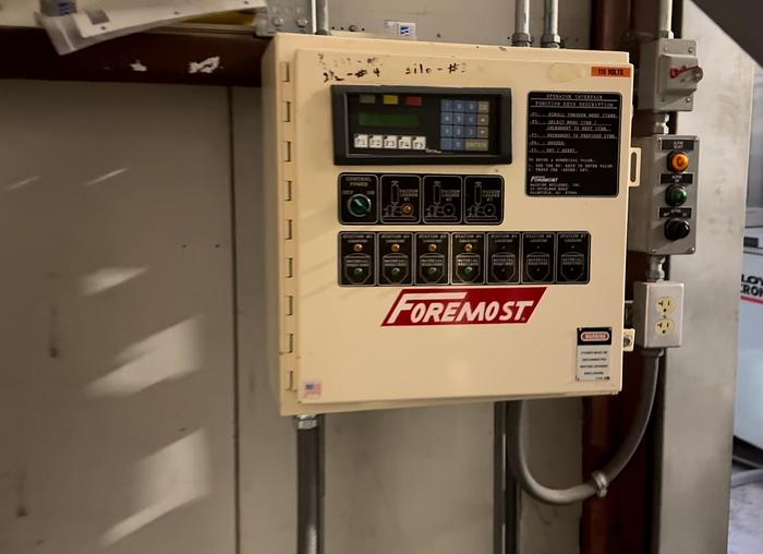 Used UNILOY R2000 BLOWMOLDER WITH 10041 TRIMMER AND COOLING BED 