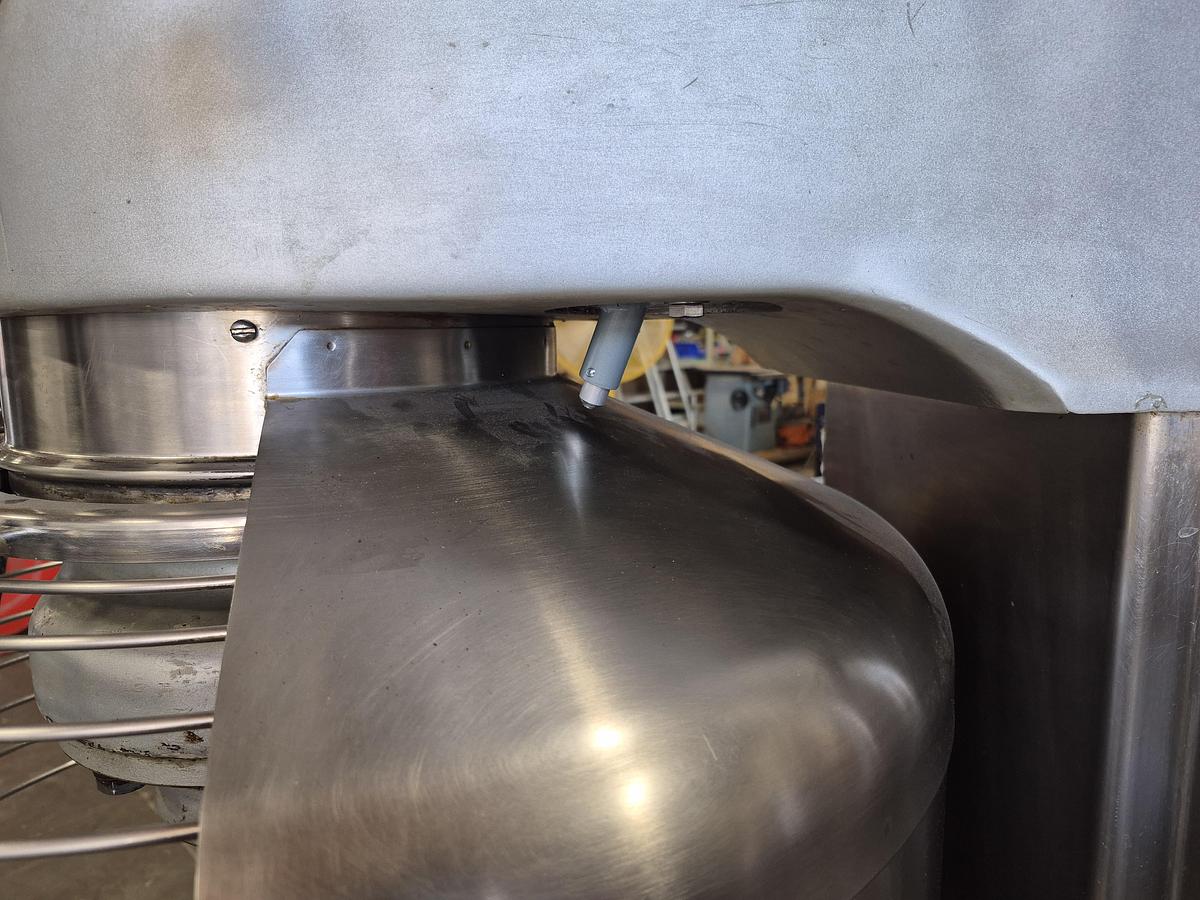 Used Hobart V1401 140-Quart Planetary Mixer
