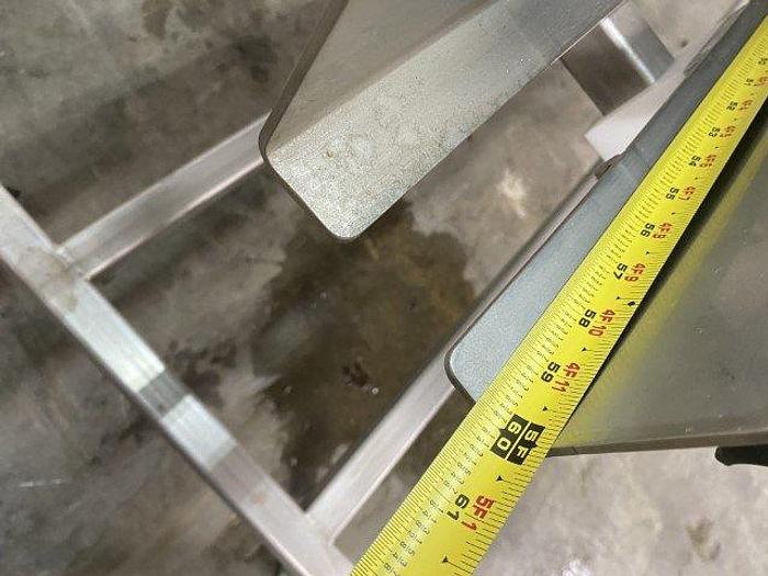 Used Lakewood Manual Clamshell Filler