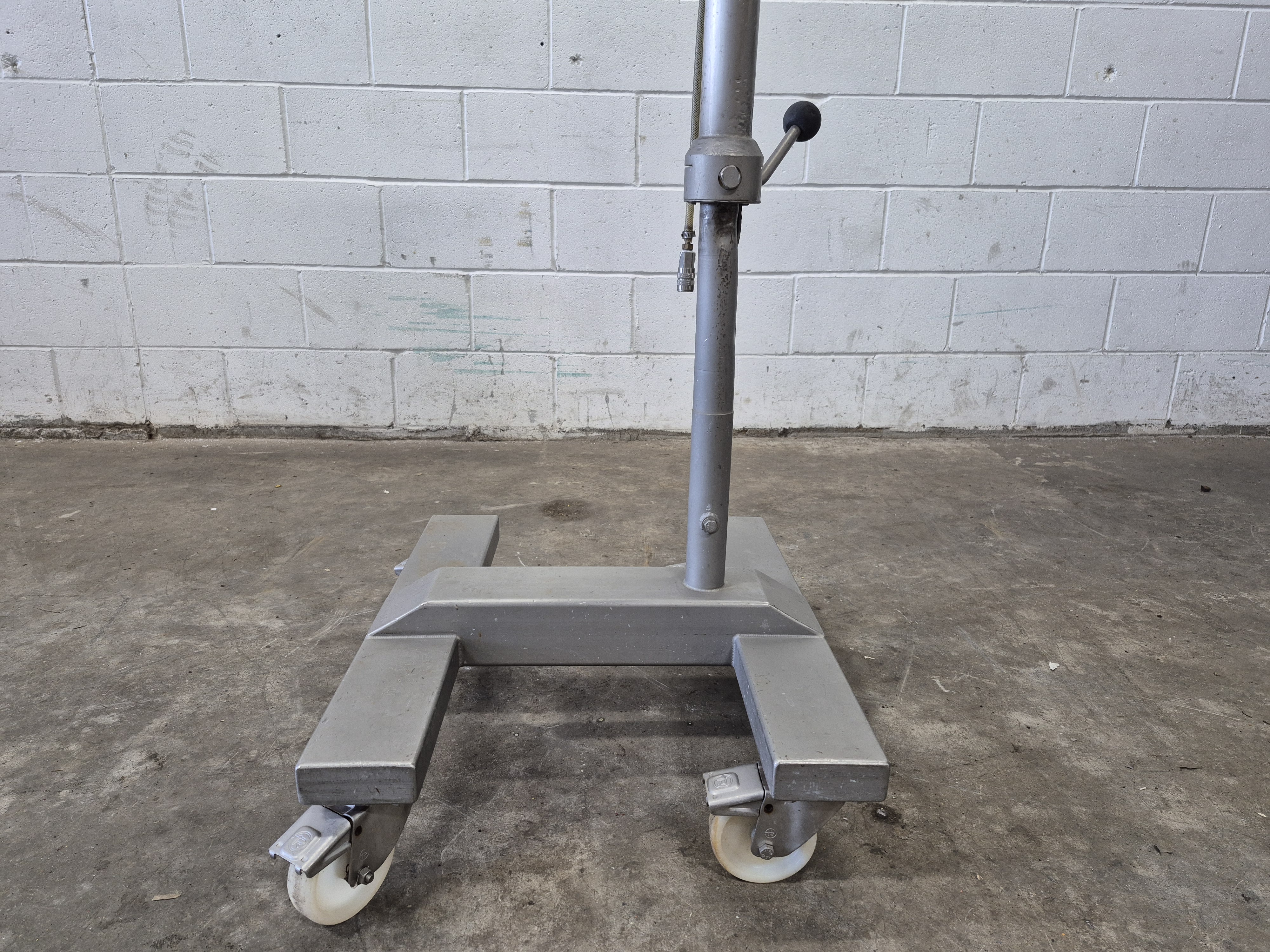 Used Loma IQ Metal Detector