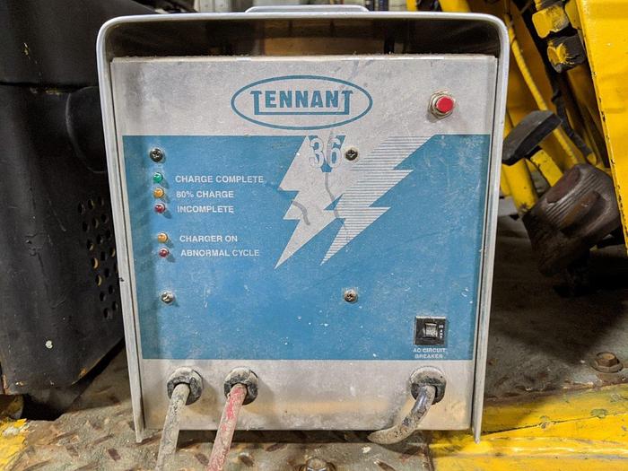 Used Tennant 7200 Riding Floor Scrubber