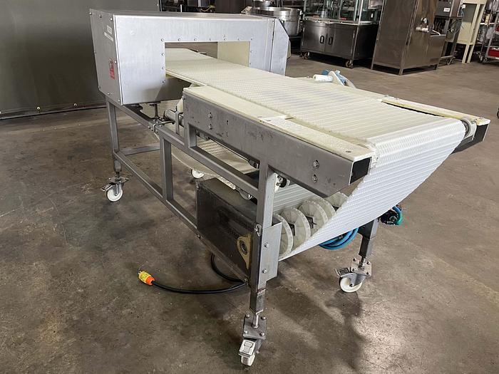 Used Loma IQ2 The MAX! Metal Detector