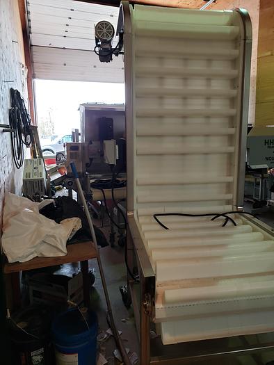 Used Cleated Incline Conveyor
