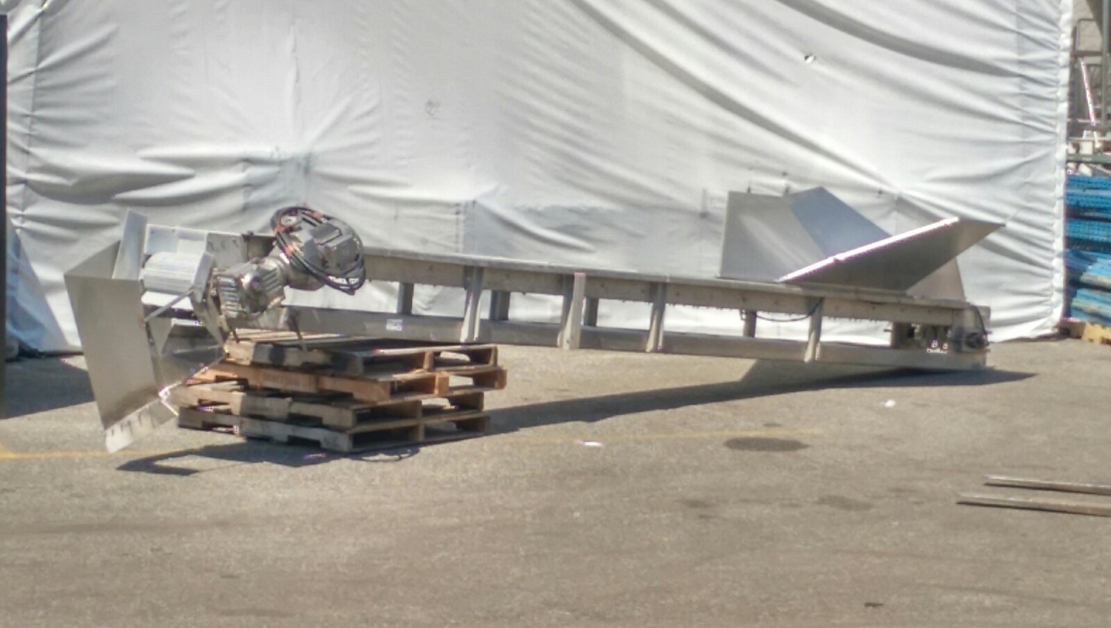 Used 21'L Incline Unloading Conveyor