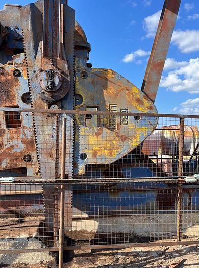 Used 640 Lufkin Pumping Unit w/ DP-60 Gas Engine