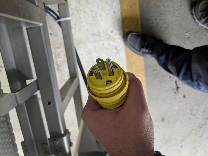 Used Loma IQ2 Metal Detector