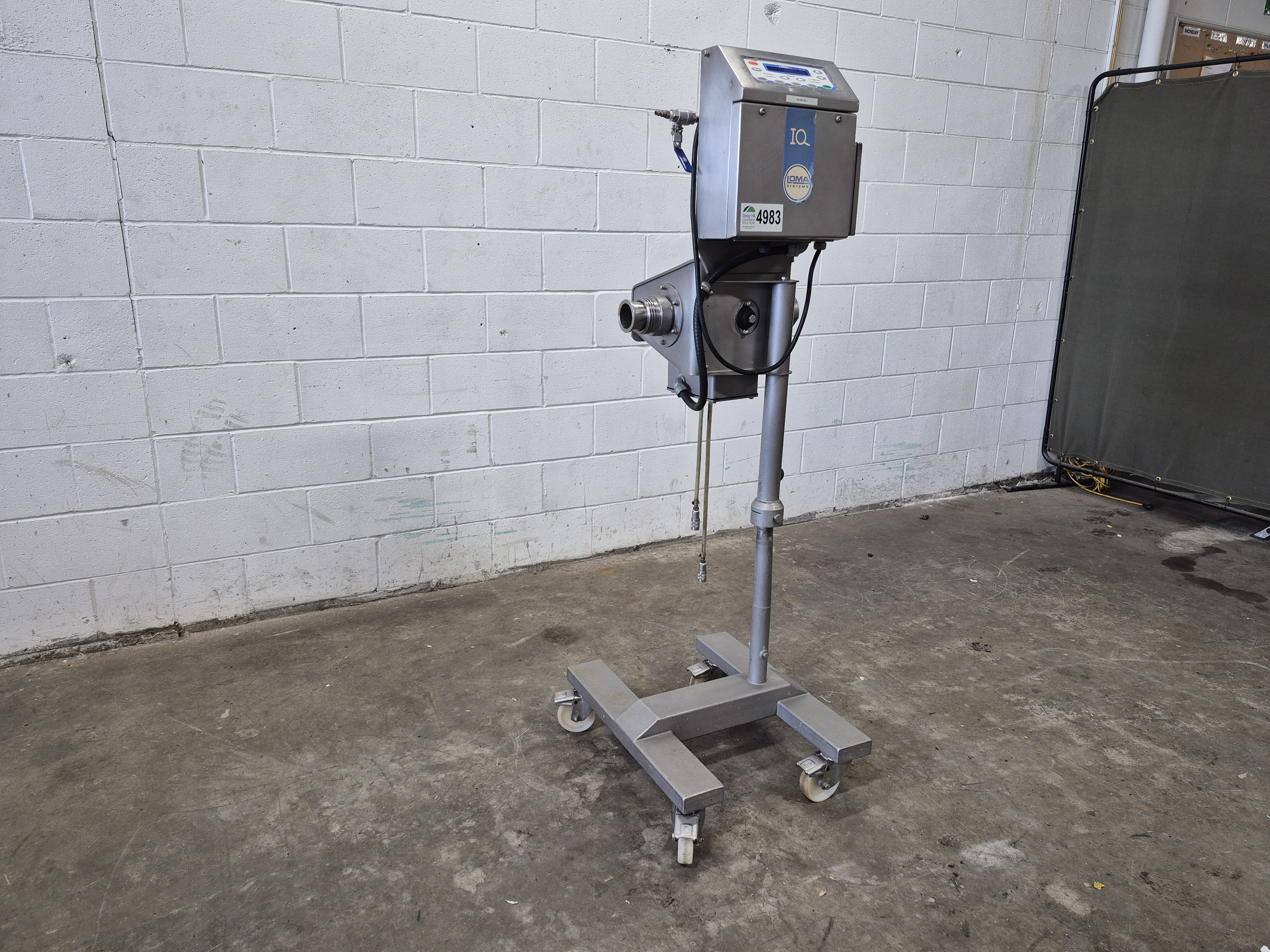 Used Loma IQ Metal Detector