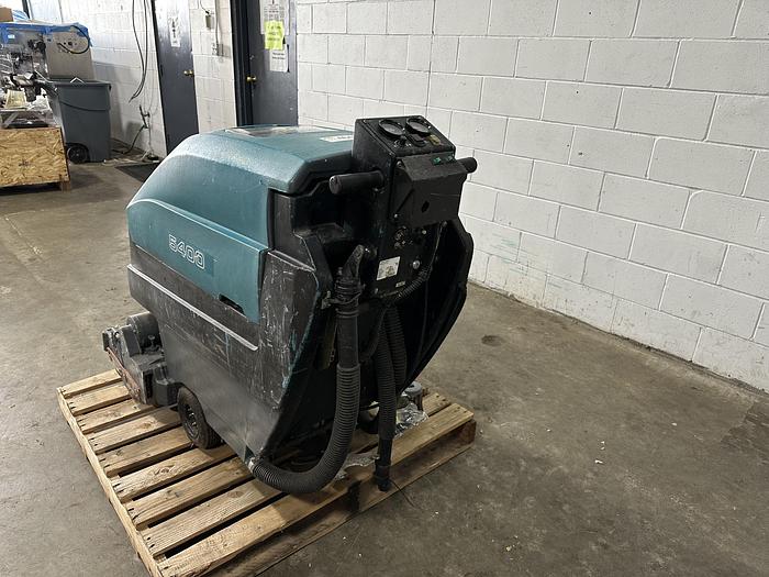 Used Tennant 5400 Automatic Scrubber