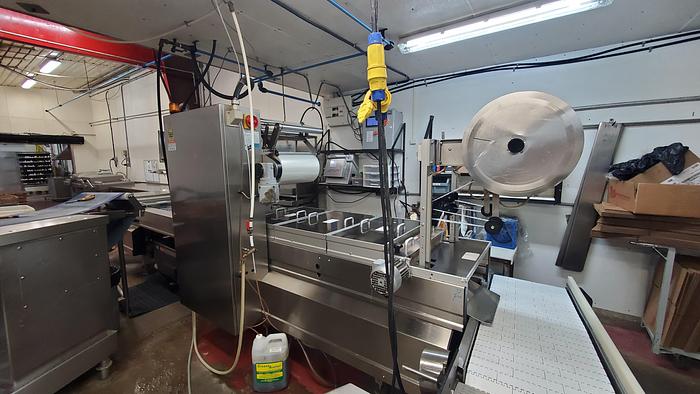 Used Multivac Thermoformer R230