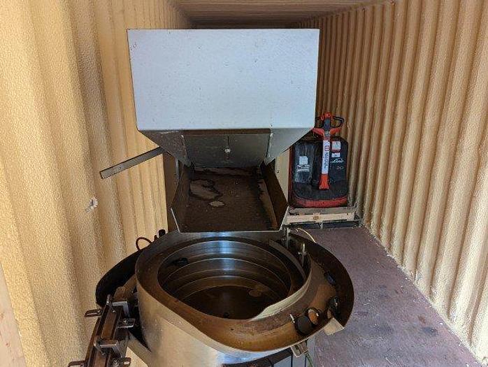 Used Cap Descrambler & Feeder