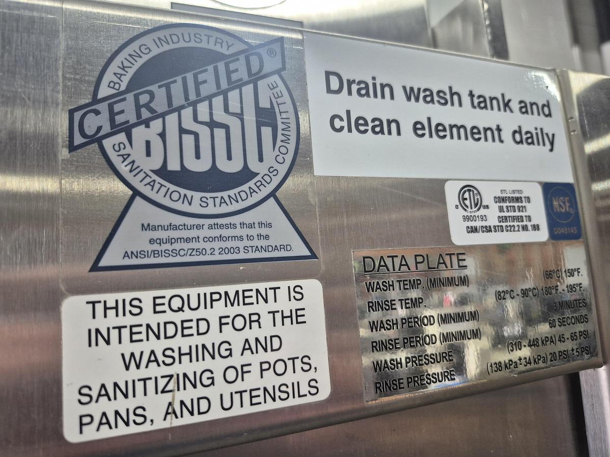 Used LVO TL14E Commercial Electric Tray Washer