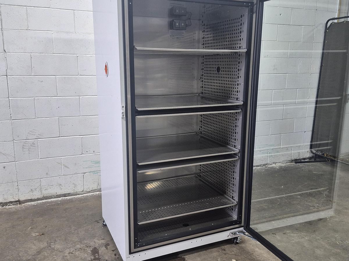 Used Thermo Scientific High-Capacity Reach-In Environmental Chamber