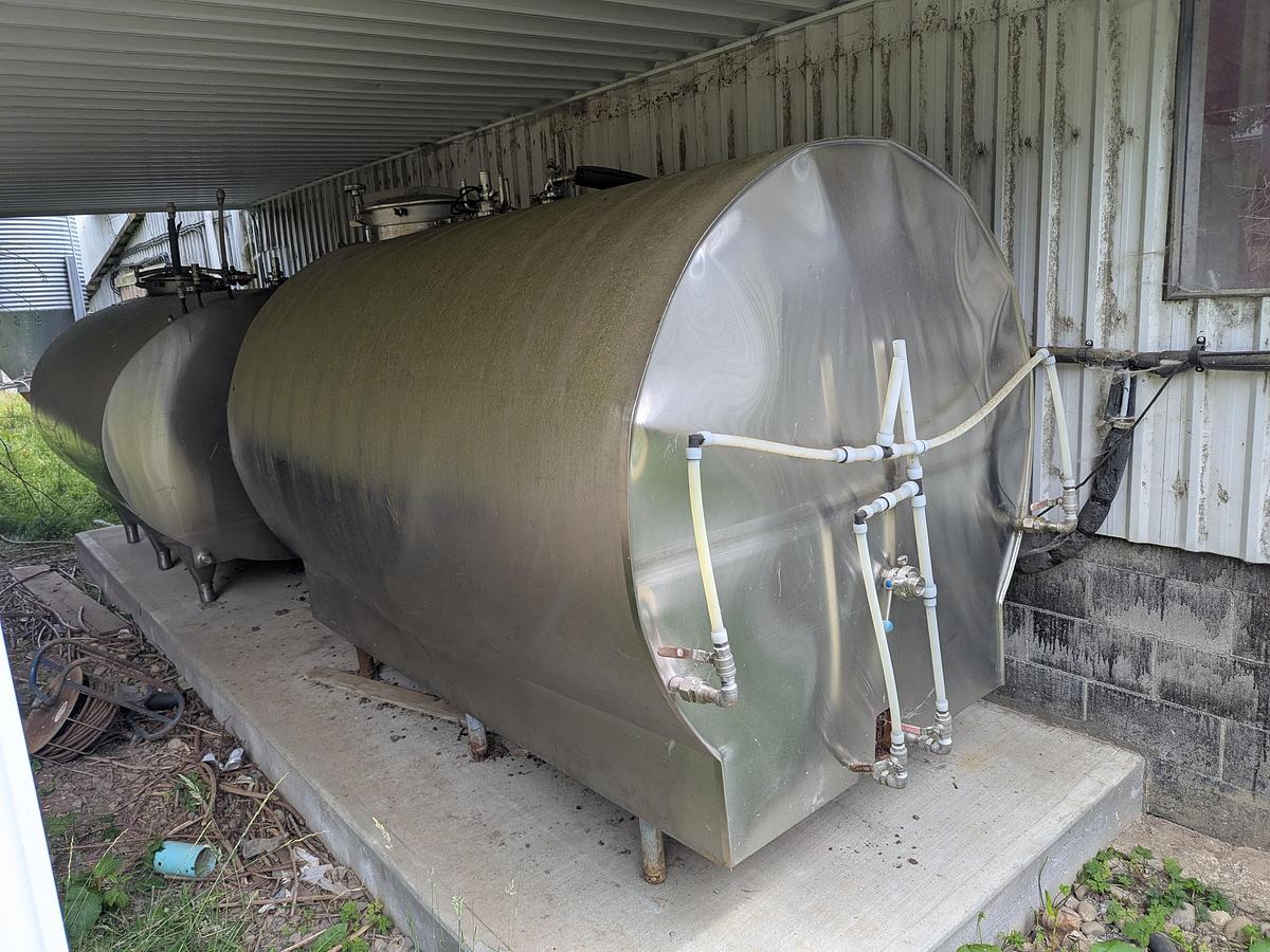 Used 2000 Gallon Dairy Tank