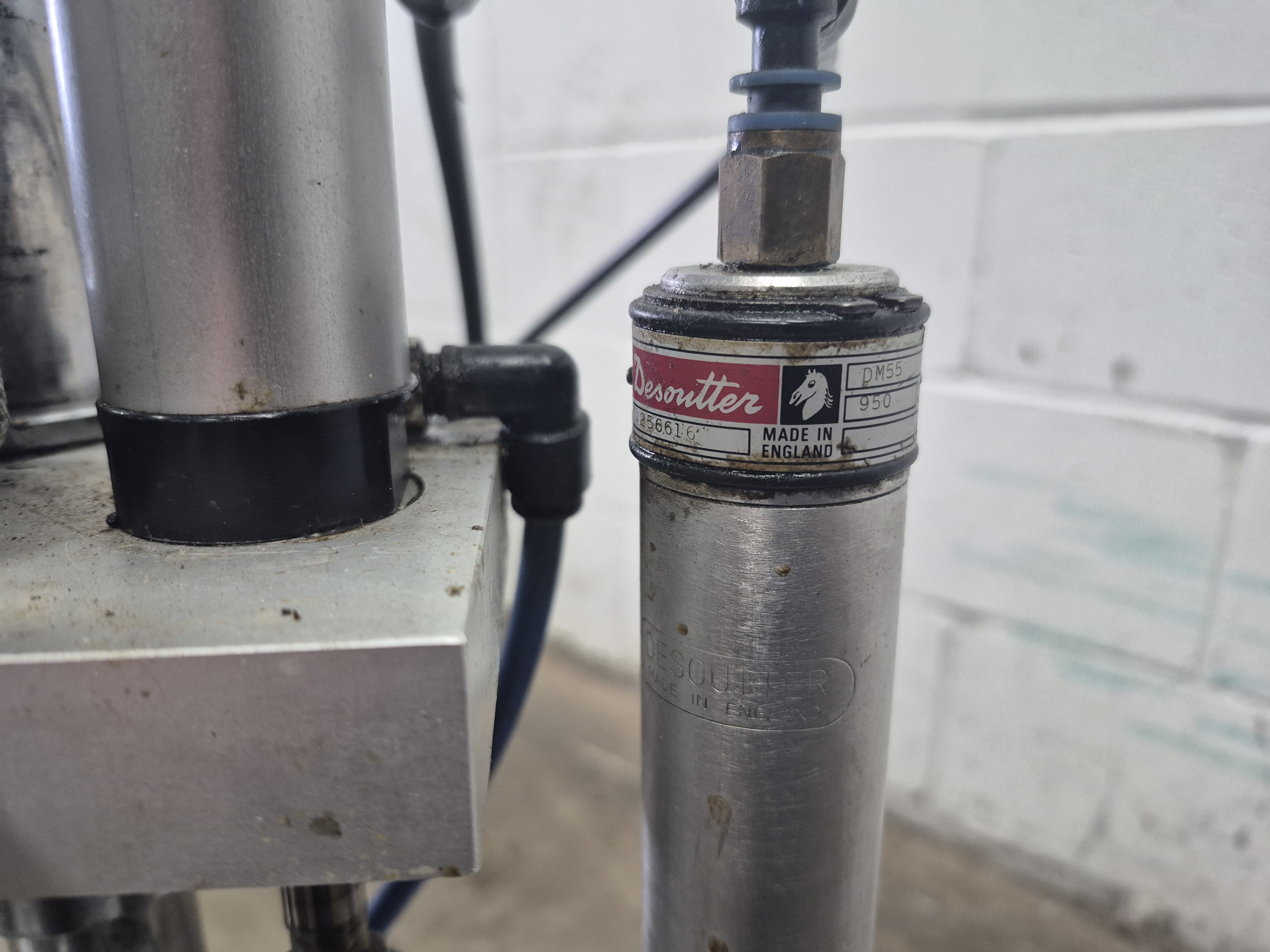 Used Asset Capper Machine