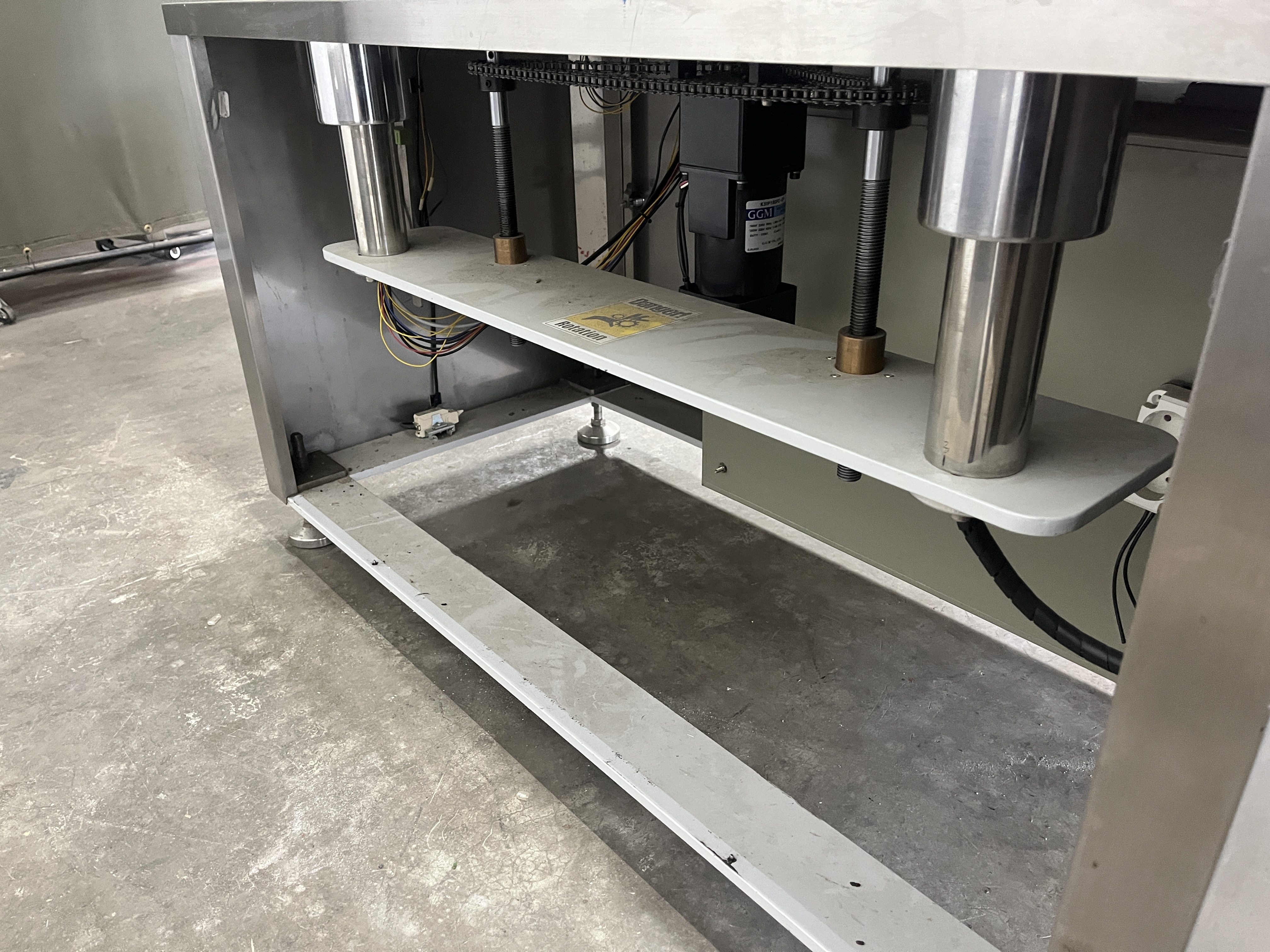 Used Pharmasystec Bottle Capper