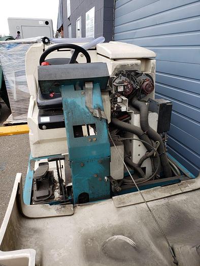 Used Tennant 7300 Ride-on Floor Scrubber