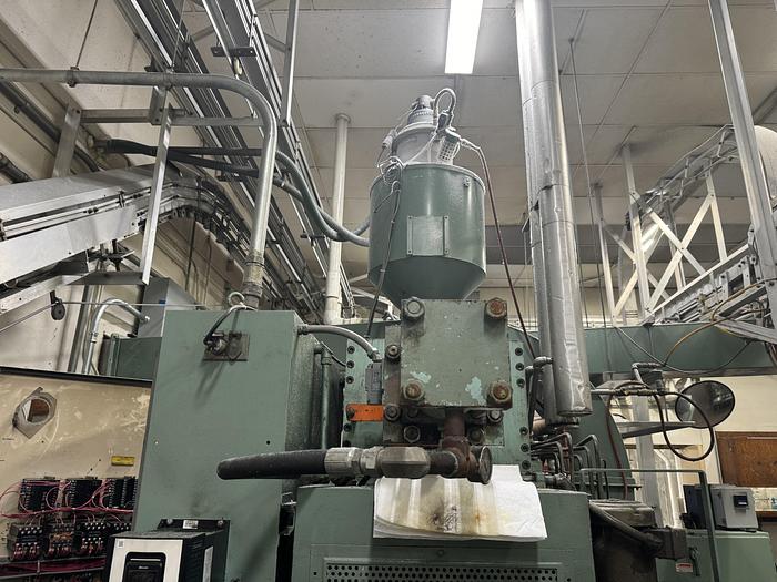 Used UNILOY MODEL 2016 Blowmolder