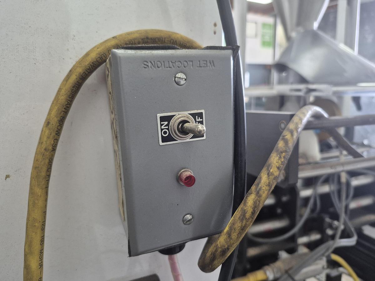 Used Matrix Packaging Machinery Vertical Form-fill-Seal Bagger