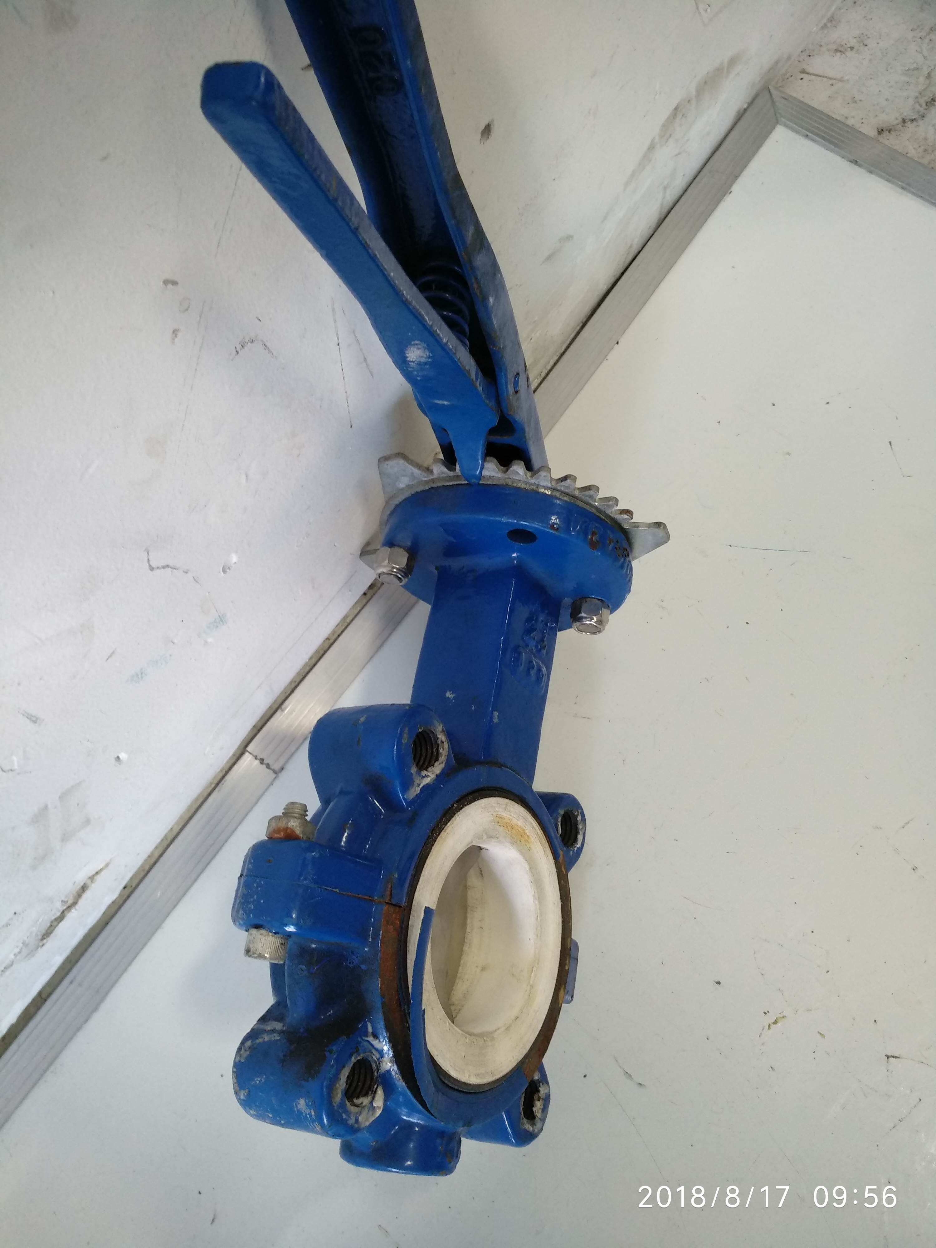 Used Manual 2 1/2" Butterfly Valve