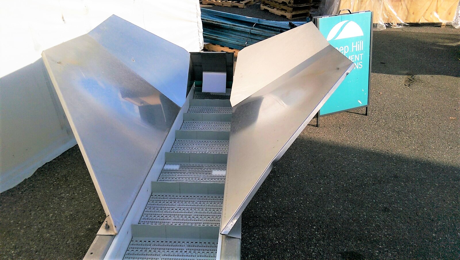 Used 21'L Incline Unloading Conveyor